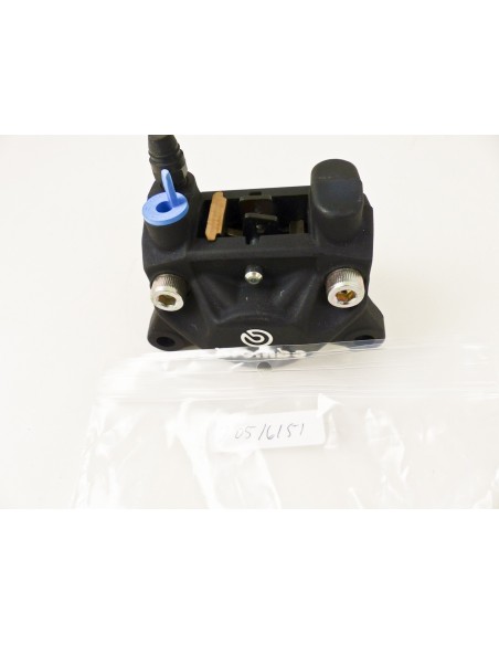 pinza de freno trasera moto brembo 20516151 p32f axial negra 84 mm