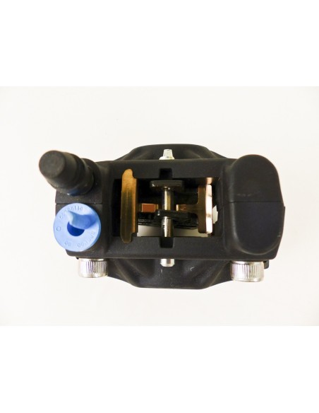 pinza de freno trasera moto brembo 20516151 p32f axial negra 84 mm
