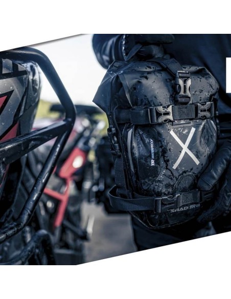 bolsa multiuso shad tr08 impermeable 8 litros x0tr08
